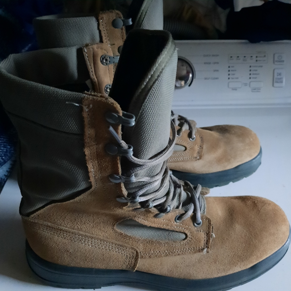 Belleville AFTW 16D-1023 11.0 R. Gore-Tex Military Boots Vibram Soles Mens - Siz